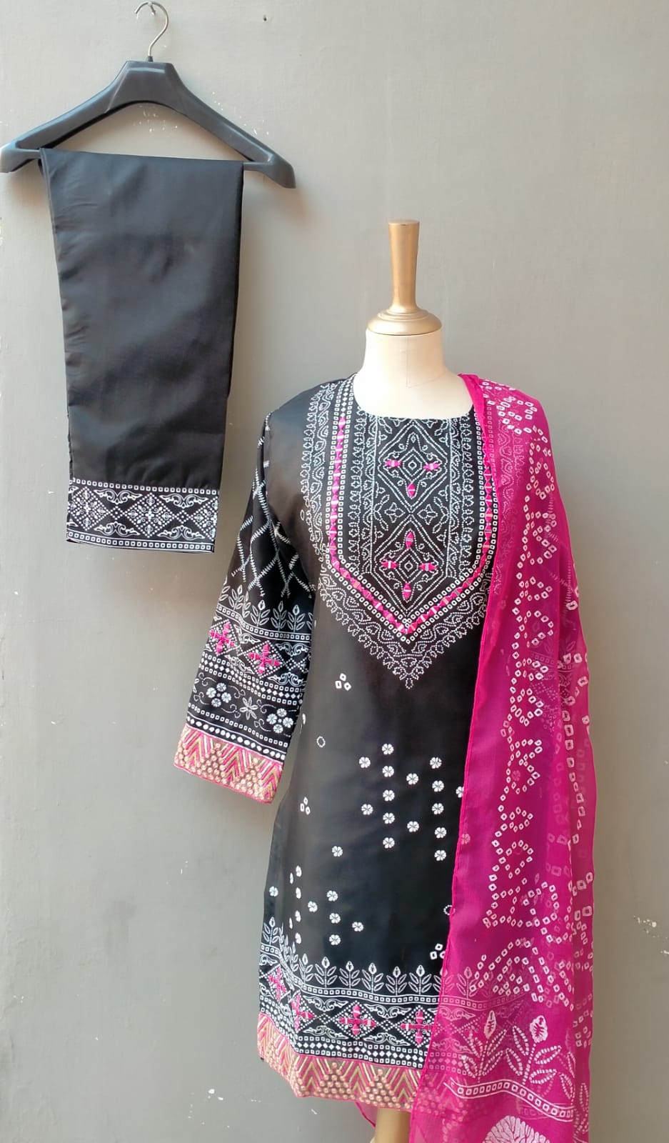 Chunri Silk 3pcs (Embroidery)