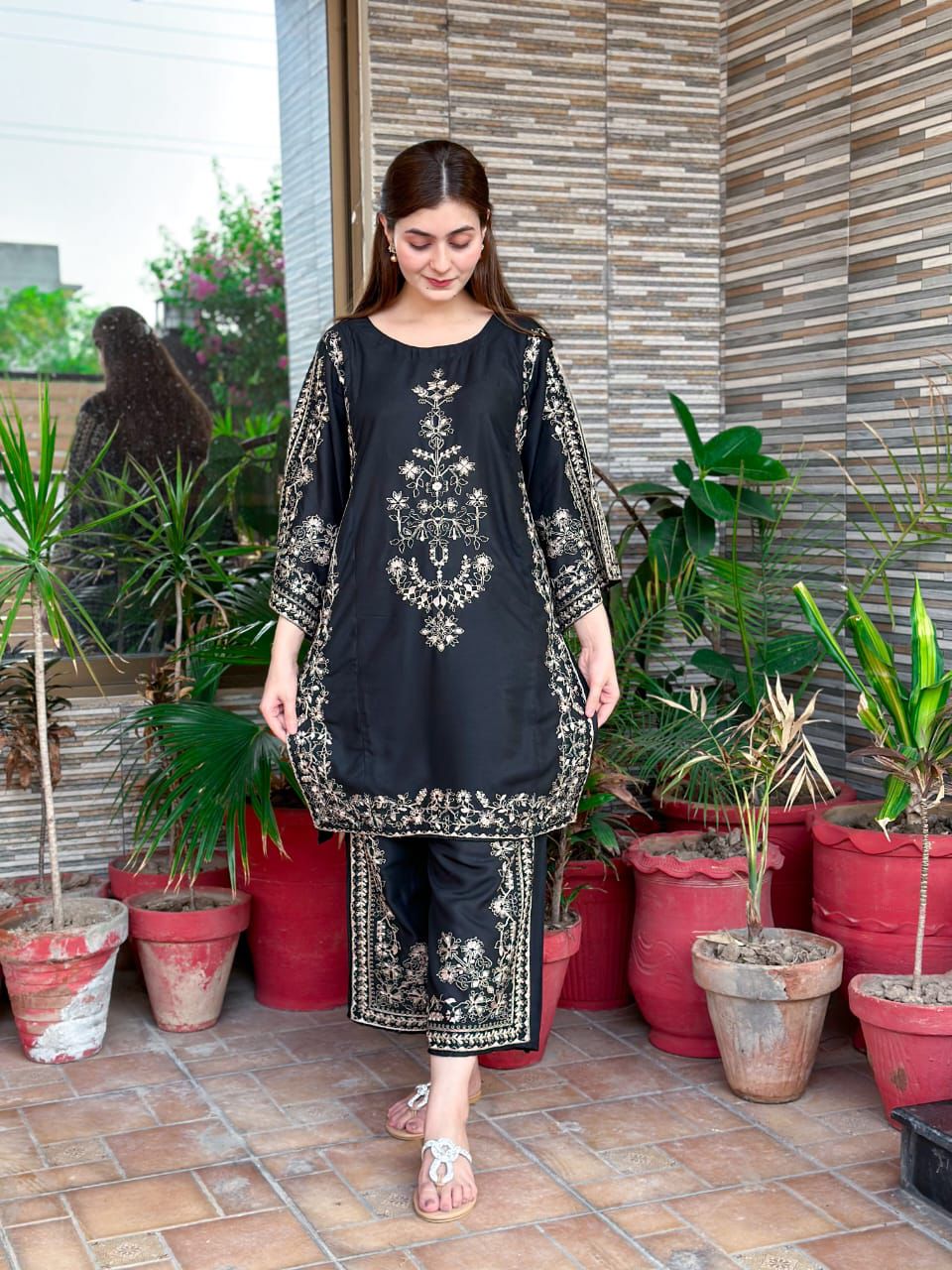 Hoor zara Embroidered 2pc (Arabic Lawn)